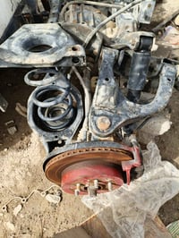 عندي صدر خلفي مال بفندر ريد لبيع سعر 300 لف وبيه مجل مكاني وسفيه078438...