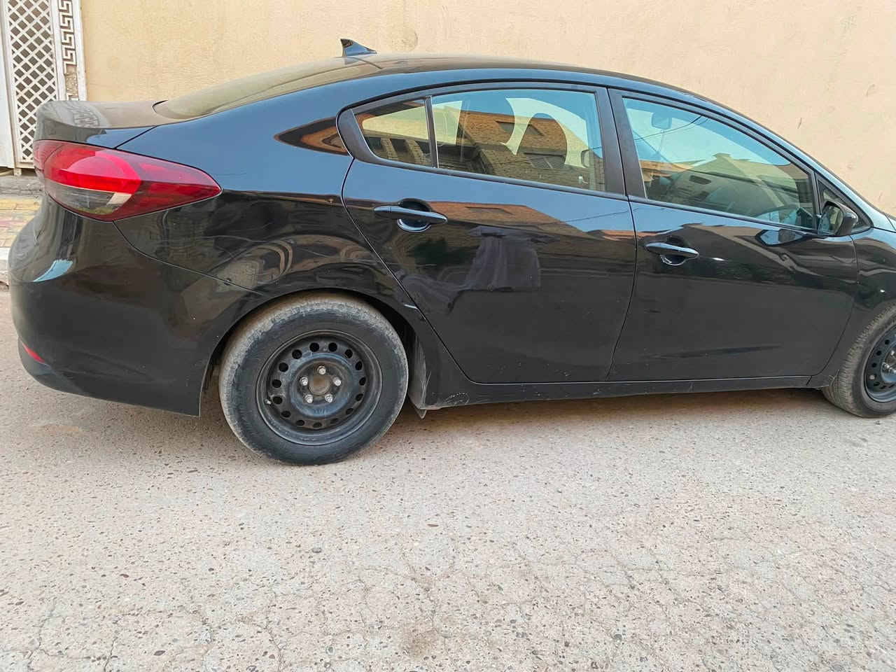 السلام عليكم كيا فورتي موديل ١٧ اربيل مواصفات عاديه
مكينه ٢٠٠٠ 
تفاصيل اكثر اتصل ***********
مكاني بغداد الدوره 
السعر ١٠٠ وبي  مجال

