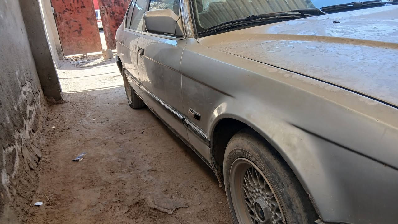 السلام عليكم  بيم 730 مكينه 35 بيه صرف قليل عوزه تايرات وباتري ودعاميات معمرات موديل 93تبريد شغال رقم بغداد  تحويل مكان تقاطع النهروان  الرقم *********** بي واتساب  السعر 26 بي شويه
