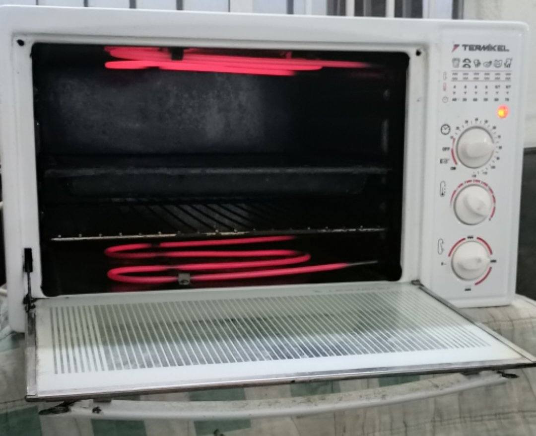 اوفن ترميكال نظيف وشغال السعر ٣٥ الاتصال عالرقم *********** ويوجد خدمه توصيل
