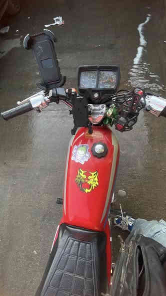 سلام عليكم شباب دراجه ناما ايراني امتياز 2025 الدراجه مكينتها برغي ممفتوح بيها 
المكينه خير من الله الدراجه نظيفه بشكل نواقصها ( بس الاشاير مثل ما موضح بصور واكعات يردلهن شد و اكو بيهن عطلانات + الكيج الرون و كيج البانزين واكفات فقققط ) 

اوراق ما بيها مكفوله من السرقه عندي بس مكاتبه المعرض 

السعر ٥٠٠ الف وبيها مجال للطيبين رقمي *********** عنواني بغداد 🩷
