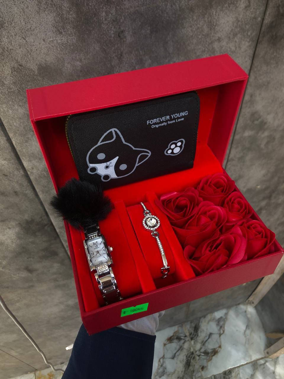 كوزمتك و مكتبة ايليا
هدايه 

بكج الاول يحتوي عله ساعه و اسوار و جزلان 

بكج ثاني يحتوي عله ساعه و اسوارين 

سعر 10 الف 

طلب *********** 

توصيل مجاني داخل المنطقه
