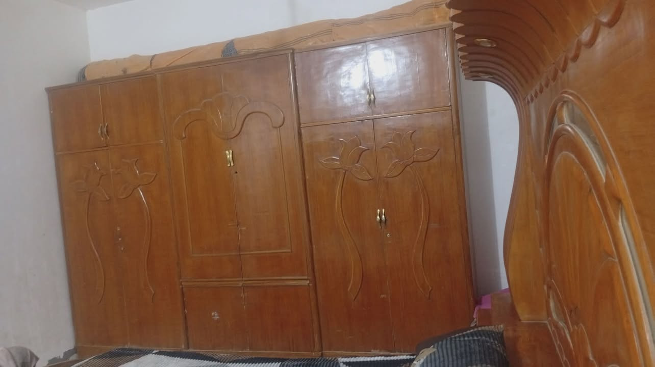 للبيع غرفه تخبل كلش نضيفه ب650وبيه مجال قليللل التواصل  ***********
