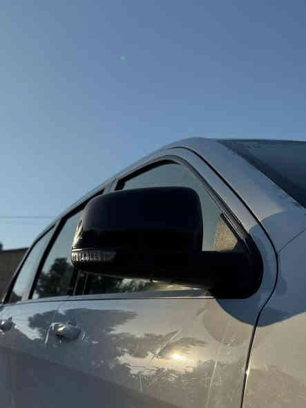 السلام عليكم 
جيب لاريدووو موديل ٢٠١٧ فوول لمتدد حادثها بلبجم السياره جاهزه من كلشي ربع ماتصرف عليها عليها عدسات عين الشيطان رقم جديد وهزه جديده السياره باسمي تحويل ثاني يوم 

عليها كت كامل اس ار تي مكفوله من الكص والسرقه 

السياره كامله تشغلها وتطلع بيها للسعوديه مسويلها ادامه عامه للسياره جديده 

السعر ٢٢٥ وبيها مجال للطيبين 

*********** رقمي
