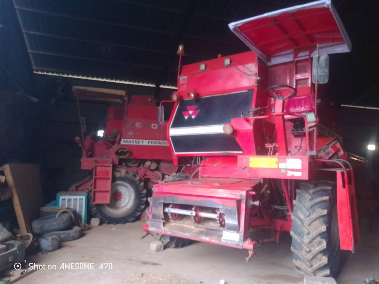 السلام عليكم حاصدات للبيع اثنين 90 و 99 ***********
