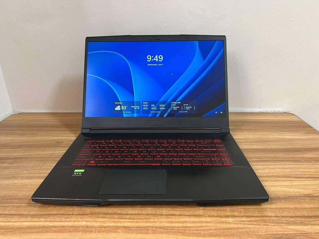 القويه الجميلة بكرت شاشة 3060 ملحقات كاملة كارتونه الأصلية وشاحن الاصلي وسعر🔥
MSI GF65 THIN 
الشاشة: 15.6 بوصة، FHD (1920×1080)، IPS-level، Anti-glare، تردد 144Hz
المعالج (CPU): Intel Core i5-10500H
كرت الشاشة (GPU): NVIDIA GeForce RTX 3060 بسعة 6GB GDDR6
التخزين: 512GB SSD
الرام: 8GB DDR4
الاتصال: Wi-Fi + Bluetooth (WLAN+BT combo)
بطارية ممتازه توصل اكثر من ثلاث ساعات 
نضافه 95% 
سعرها 850 الف بس 
تواصل *********** (واتساب)
اكثر من نوع ضمان عله نفس الجهاز متوفر توصيل لكل العراق او استلام مني مباشر موقعي البصرة
