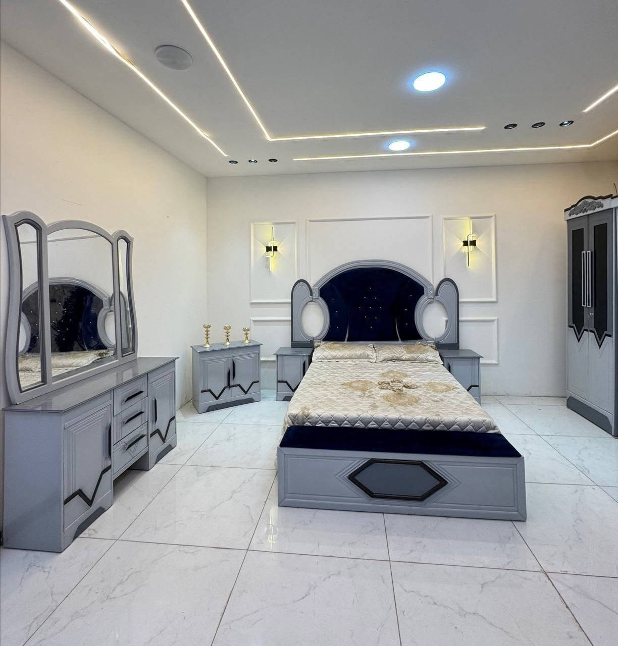 حصرياً الموديل الجديد
السعر مليون دينار و50الف فقط 😍

غرفه نجاره مميزه ومناسبه

متكونه من 9 قطع مميزه 

الكنتور ارتفاع 240 طول 320 

مع الزاويه مجموع الطول 4 امتار 

السمك الخارجي للغرفه 5 ملم انديف

والسمك الداخلي 3 ملم معاكس ابيض

سعر الشازلون الخزان 100 الف 

سعر الشازلون المقعد 75 الف 

متوفر توصيل وشد داخل بغداد 😊

متوفر توصيل وشد لكافة محافضات العراق 🇮🇶
***********
