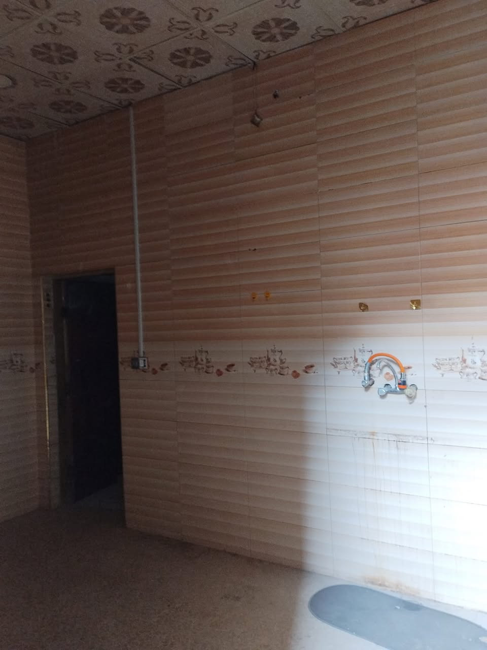 دار للأيجار 
المساحه (١٠٠م)طابقين
في حي النداء 
خلف علوة تفاحه 
قريب جدا على شارع مجمع بيتي
للأستفسار الاتصال على الرقم:
***********
