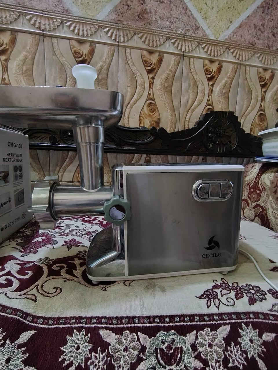السلام عليكم مثرامة لحم للبيع بعدها جديده مستخدميها مره واحده فقط عنوان بابل قضاء القاسم ***********
