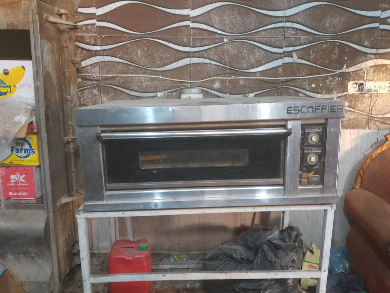 السلام عليكم للبيع فرن للبيع ارضيه مالته حجر مكاني بغداد العبيدي رقم تلفوني *********** السعر 425 بمجال
