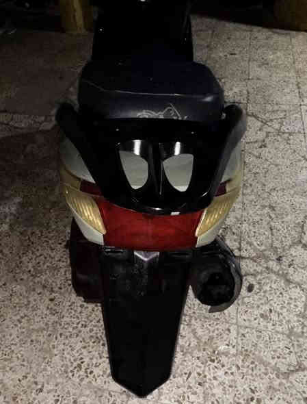 سكنز صيني للبيع 
محرك مفتوح ولفات فقط
كلشي شغال 
السعر ٢٥٠ الف
***********
