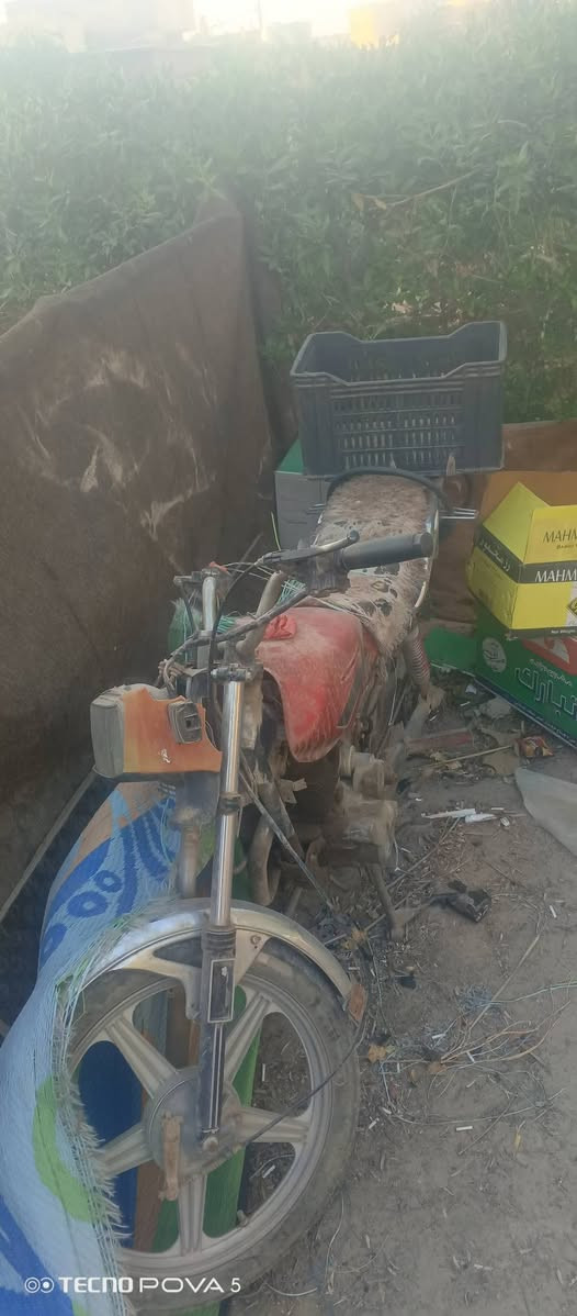 السلام عليكم 
دراجه فيوم  كلك كلك للبيع ادراجه شغاله عوزها بس ويل وره و واشر قبق ولفات صارها شهر من جفتتها 75 وبيها مجال *********** اتصال فقط
