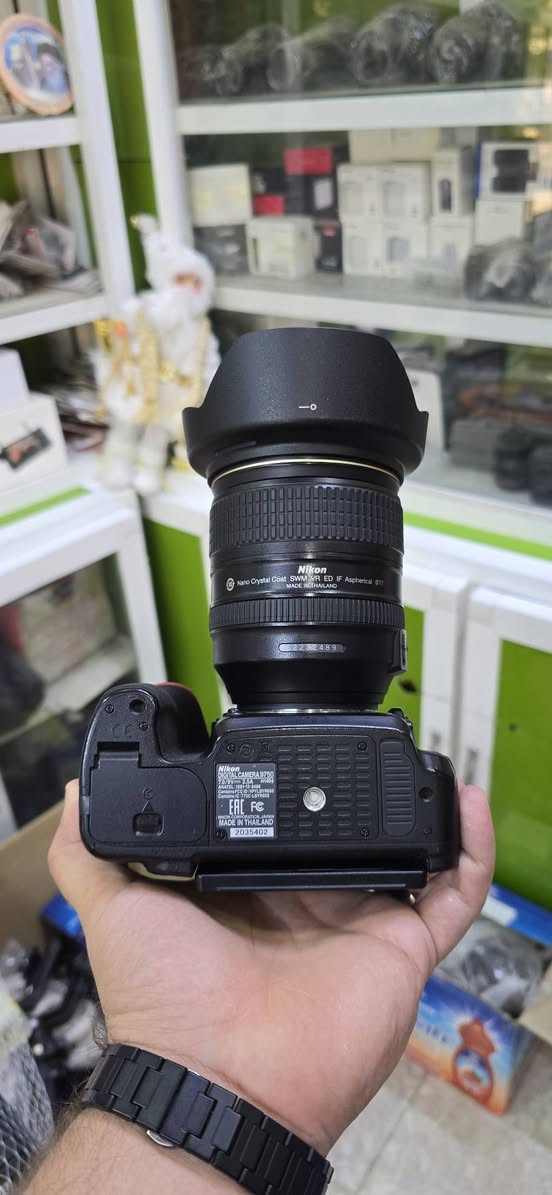 نيكون D750مع 24.120 
سعره كامله مليون و250الف نضافه100%
-----------------------------------
عدسه 70.200 نانون كرستال ثالث 
سعره مليون و 750الف فقط عدسه 
مكاني بابل ***********
***********
