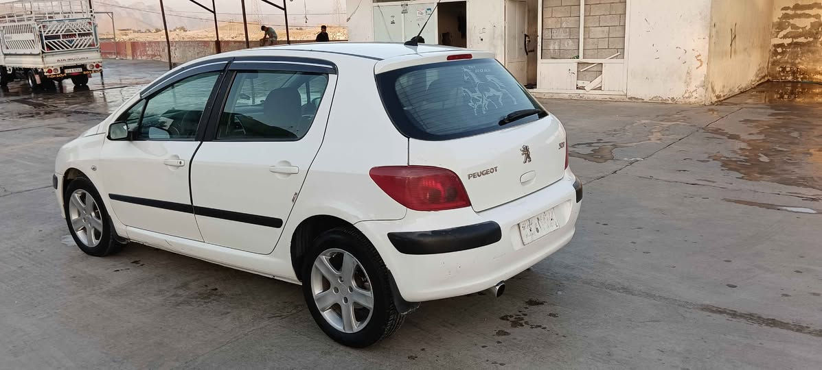 بیجۆ 307 مۆدێل 2004
گێری تازە گۆراوە بەڵام خەلەلێکی بچوکی تێدایە و بەشەرتی اوەی چاک بکرێت و مەکینەی بەشەرت. ئارم و ئەولیاتی هەیە. کارەبایی بەشەرت . تەبرید و گەرمی بەشەرت. 2جام کارەبایی . بەنزین زۆر کەم دەخوات. کامل توند و تۆڵ کراوە. بۆیاخ لە وێنەکاندا دانراوە. نرخی 40وەرەقە و مەعامەلە.
ژمارەی خاوەنی/*********** رانية, السليمانية
