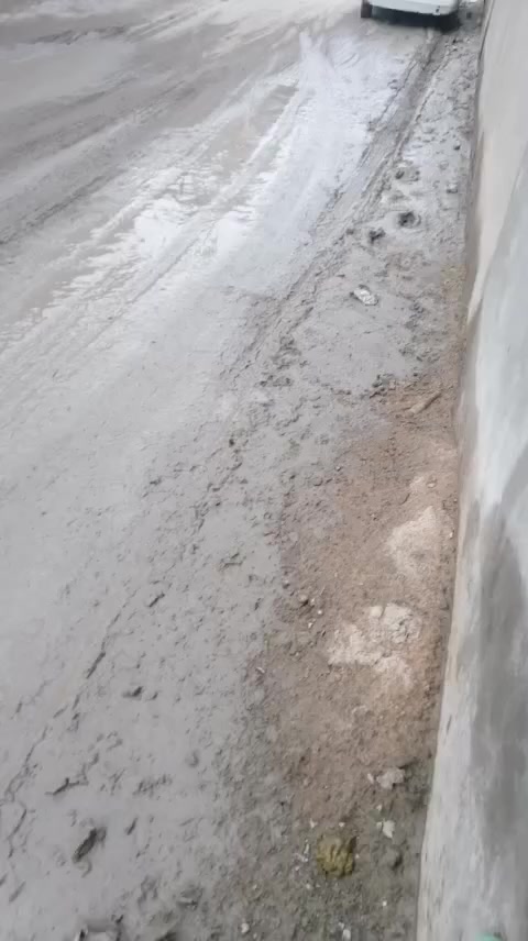 بيت في ابو الخصيب طريق الوسطي على شارع تبليط موقع جدا حلو وراقي بيت بناء جديد سكف سندويج مساحه 90 متر طابو زراعي باسم عراقي يرادله ترتيبات بسيطه صبغ وارضيه سعر 27 مليون للاستفسار ***********
