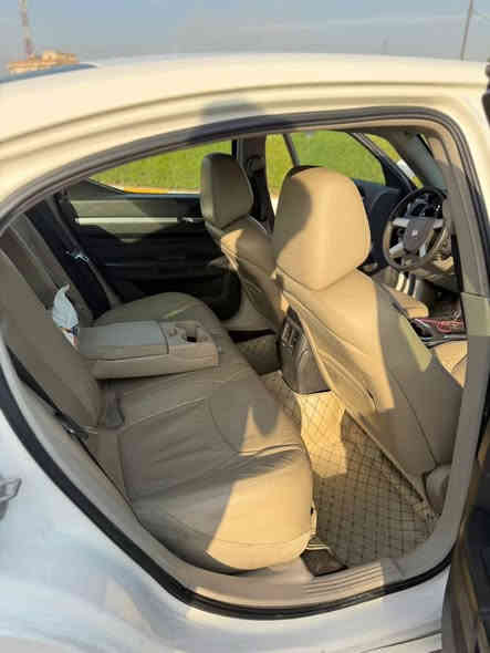 #للبيع_او_مراوس_حسب_القناعة
السلام عليكم🙋🏻‍♂️.

وينهم الي يريدون شي مناسب وجديد جبتلكم قطعة كلش حلوه ونضيفة😍.

دوج جارجر 2007 كلين تايتل V6 3.5 السيارة جديدة كلش 🤍.
السيارة ماشية 166500 كيلو 🔥. 

السيارة رقم سليمانيه الجديد وتحويل ثاني يوم والسيارة كير مكينة كلها بشرط السيارة مصرف واحد متصرف عليها والسيارة بالحقيقة احلا من الصور 💙. 

موصفاتها معروفة : 
( كشنات جلد وكهرباء — داخل عسلي —  تبريد قطعتين )

والسيارة اني خال عليها تخم تاير جديد ويل رالي ومحدث لايتات وبكلايتات  2010 😍.

السيارة مكانها بغداد السيدية 📍.

ولحد يقارنها بالمهجومات والي مشتغلات على الخط لان هل سيارة مال بيت وكلين 🔥.

السعر : 125$ وبيها مجال للطيبين🤍. 

للاستفسار اكثر : 
0773 783 4266
