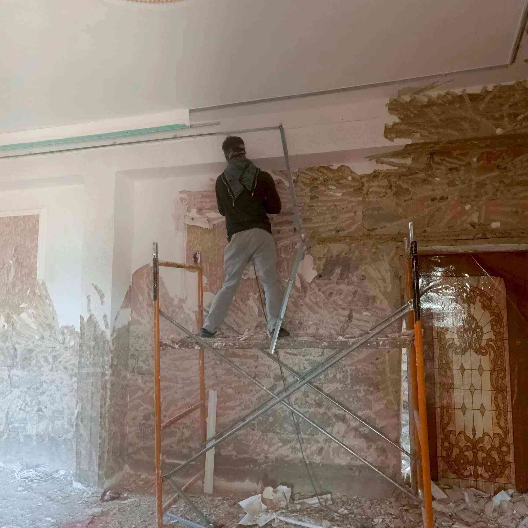 سلام عليكم  / يوجد كادر عمل جاهز/ تصعيد مواد/ تنضيف بيوت/ تفليش/ تكشيط/ تنضيف حدائق/ دفن نهري  / شقلنه ليل ونهار   /ومعداتنه جاهز/ ماعليك بس تصال على رقم  /  ***********
