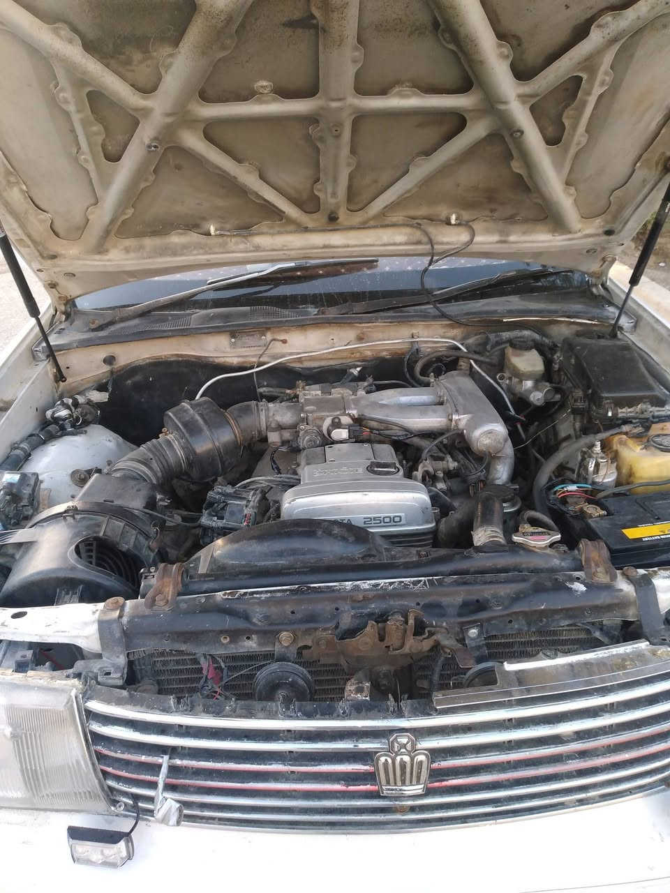 سيارة  بطه موديل ٩٢ لون ابيض صدفي ابيع كوم حديد بيها سنويه مفقوده بيها خبار رقم ذي قار حرف (أ) بيها رقم شاصي مطابق ويه لبليته
لمكان ميسان السنويه مفقودة  السعر ٢٥ وبيها مجال. كوم حديد بدون راعي 

الاستفسار الاتصال ***********
