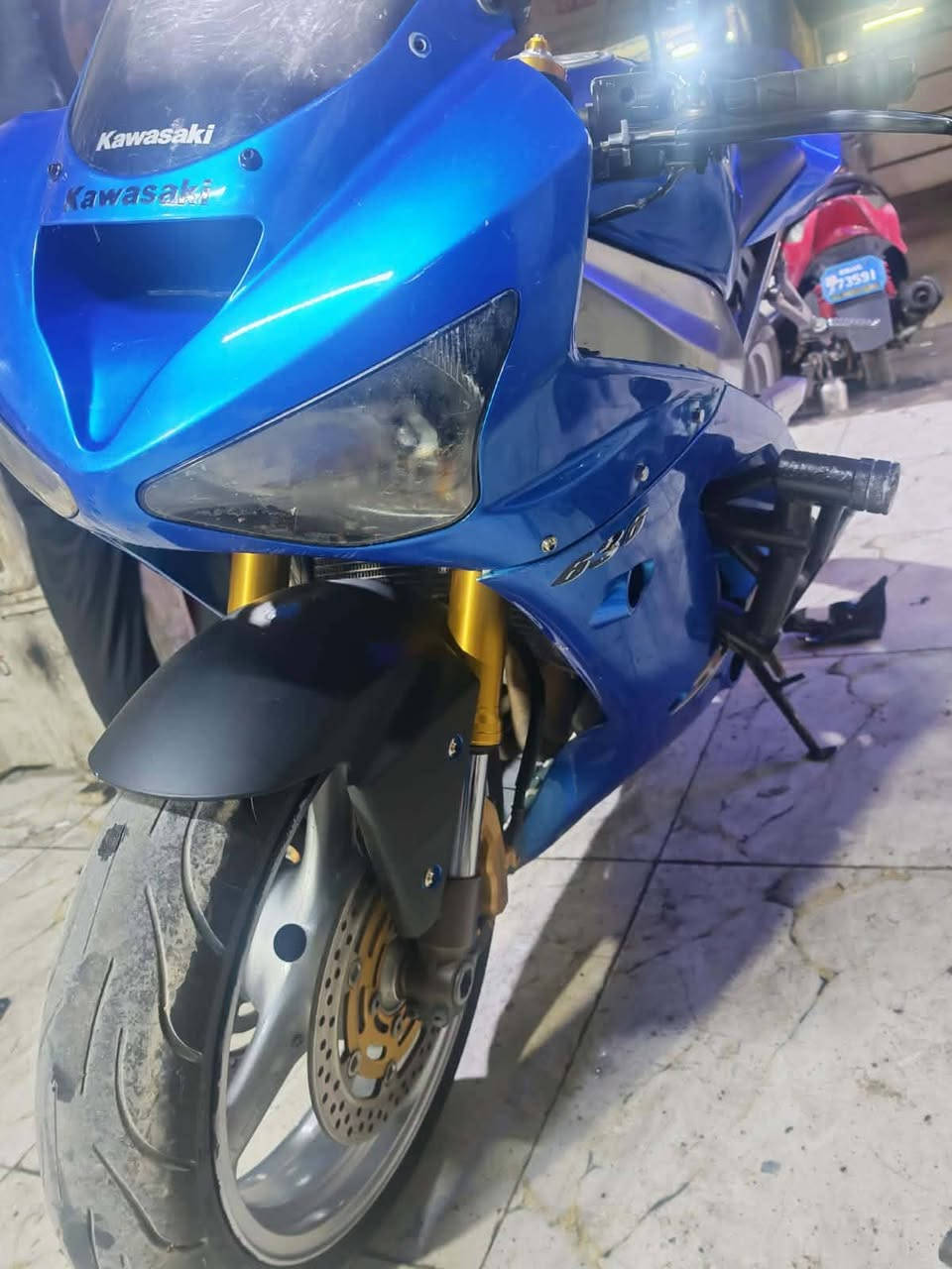 السلام عليكم كاوسكي 2004دراجه خير من الله حلو بيهه تلحيضات بسيطه مكينته ما ملعوب بيهه سعر٢٥ وبيهه مجال مكاني غزاليه وهذ رقمي تفاصيل أكثر ***********
