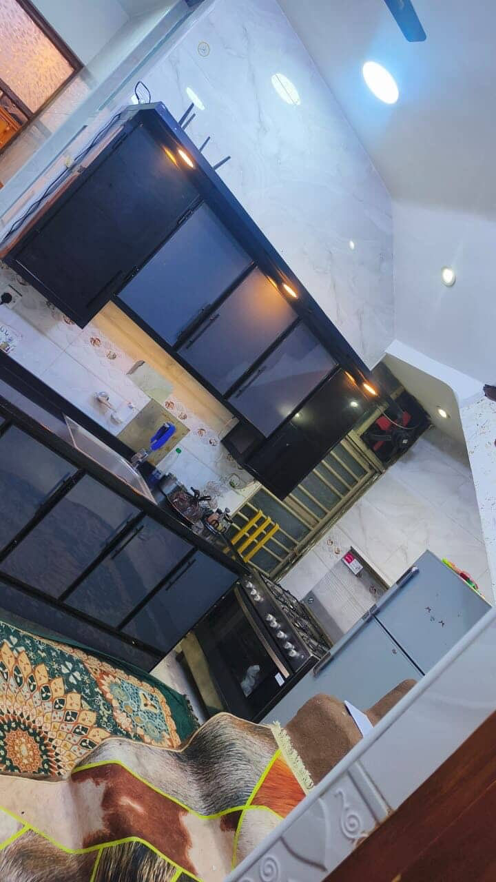 سلام عليكم يوجد بيت في المدائن منطقة الحضارية
المساحة90 متر
ويتوفر معه سبالت 
البيت ع قرار ١١٧
السعر ٦٥ مليون وبي مجال 
الاستفسار اكثر اتصل على الرقم 
***********
