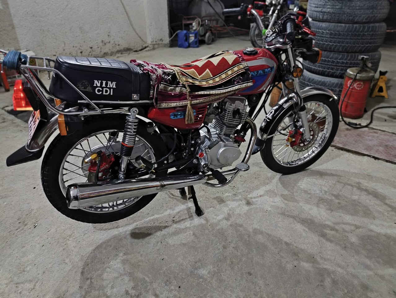 سلام عليكم دراجة اربعة كير نامة امتياز موديل 24 طالعة بل 25 شهر6
دراجة دسكات خلفي امامي وعمبار كلج وبعد بيهة تفاصيل هواييي مكاني كربلاء امن داخلي رقمي ***********
اوراق سكنر بس بيهة وصل هية الكمارك العامة او وصل قبض مرور تترقم او لا بعد يمك 6اوراق سعر 850 وبيهة مجال دراجة بسمي
