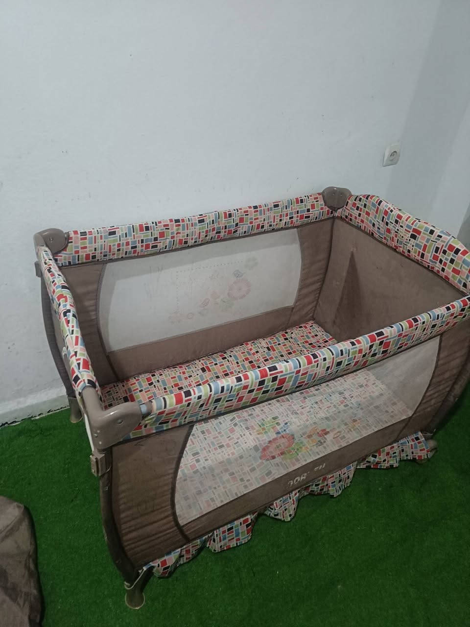 Park bébé 🐧❤ Douh⭐ mazal jdid 
معه جميع اللواحق 
يحمل في حقيبة سهل الاستعمال 
العلمة 0659151068
Prix  7000da


**إذا كنت صاحب هذا الإعلان وتريد حذفه لأي سبب، رجاءا أرسل رسالة إلى الدعم الفني**
