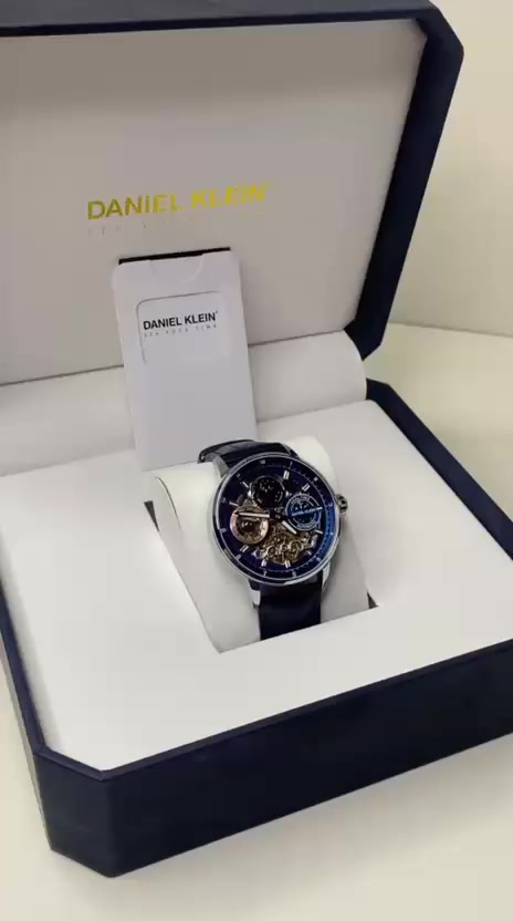⌚ قطعة نادرة لهواة الفخامة والإصدارات المحدودة ✨
ساعة رجالية أنيقة من العلامة العالمية Daniel Klein

بتصميم Skeleton الأوتوماتيكي الذي يكشف روعة الماكينة الداخلية بكل تفاصيلها.

🌍 إصدار محدود حول العالم

🔢 رقم القطعة: 008 / 244 فقط

(من أوائل الأرقام المميزة في هذا الإصدار النادر)

مواصفات فاخرة:

• حركة أوتوماتيكية تعمل بدون بطارية

• تصميم Skeleton فاخر يبرز جمال الحركة الميكانيكية

• توقيت مزدوج Dual Time 

•نضام شمسي وقمري 

• هيكل ستانلس ستيل أنيق

• زجاج مقاوم للخدش

• سوار جلد أسود كلاسيكي راقٍ

• مقاومة ماء 5ATM

• ظهر شفاف يعكس فخامة التفاصيل الداخلية

📦 مع العلبة الأصلية الكاملة كاملة المرفقات 

💎 قطعة استثنائية لهواة التميز واقتناء الساعات المحدودة

✨ الرقم 008 يمنحها قيمة وجاذبية خاصة بين الإصدارات 

اي استفسار متواجد على النت او ع الخاص


**إذا كنت صاحب هذا الإعلان وتريد حذفه لأي سبب، رجاءا أرسل رسالة إلى الدعم الفني**