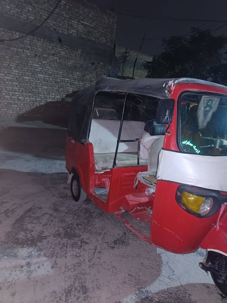 سلام عليكم تكتك بياجو ١٨اوراق كامله
التكتك طافيه كوم حديد السعر مليون وبيهه مجال

ممتواجد فيس هاذا رقمي  *********** والشراي يتصل ويدلل المكان بغداد الأمين الثانيه
