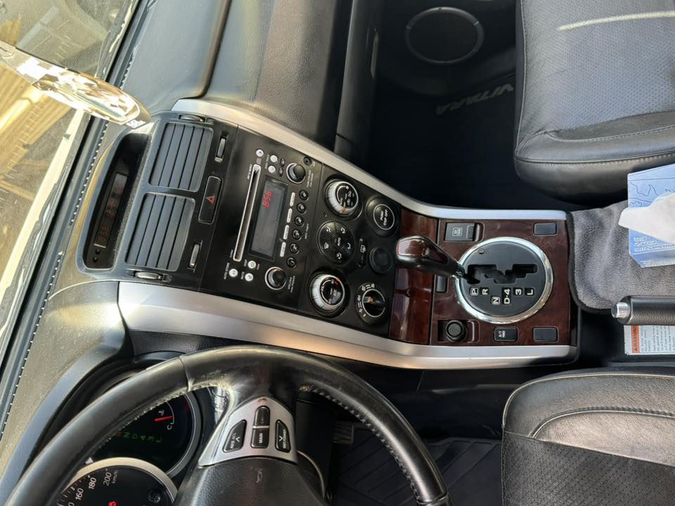 السلام عليكم سازوكي فيتارة رقم بغداد  سيارة فول مواص فتح بصمة زنون بلادي مكفول مابيها ضربه السعر  120 وبيها مجال 2008  مكينة سته سلندر 2700 ***********
