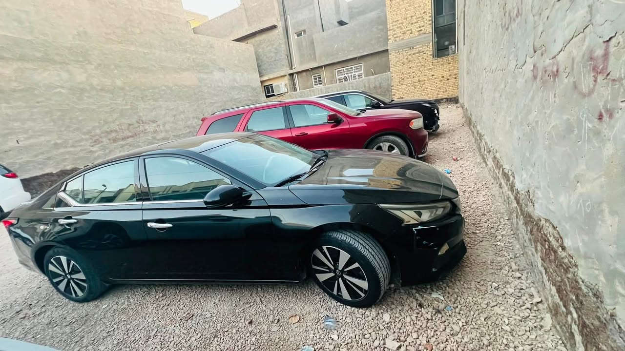 التيما ٢٠٢٠  sl
جاملغ وبنيد تعديل خشم الشاصي والصوره يمك 
بيها مشكله بالمعدل الرون يتذبذب ابيع كير تعبان 

السعر قفللل ٩٨ 

والسياره بالحله ***********
