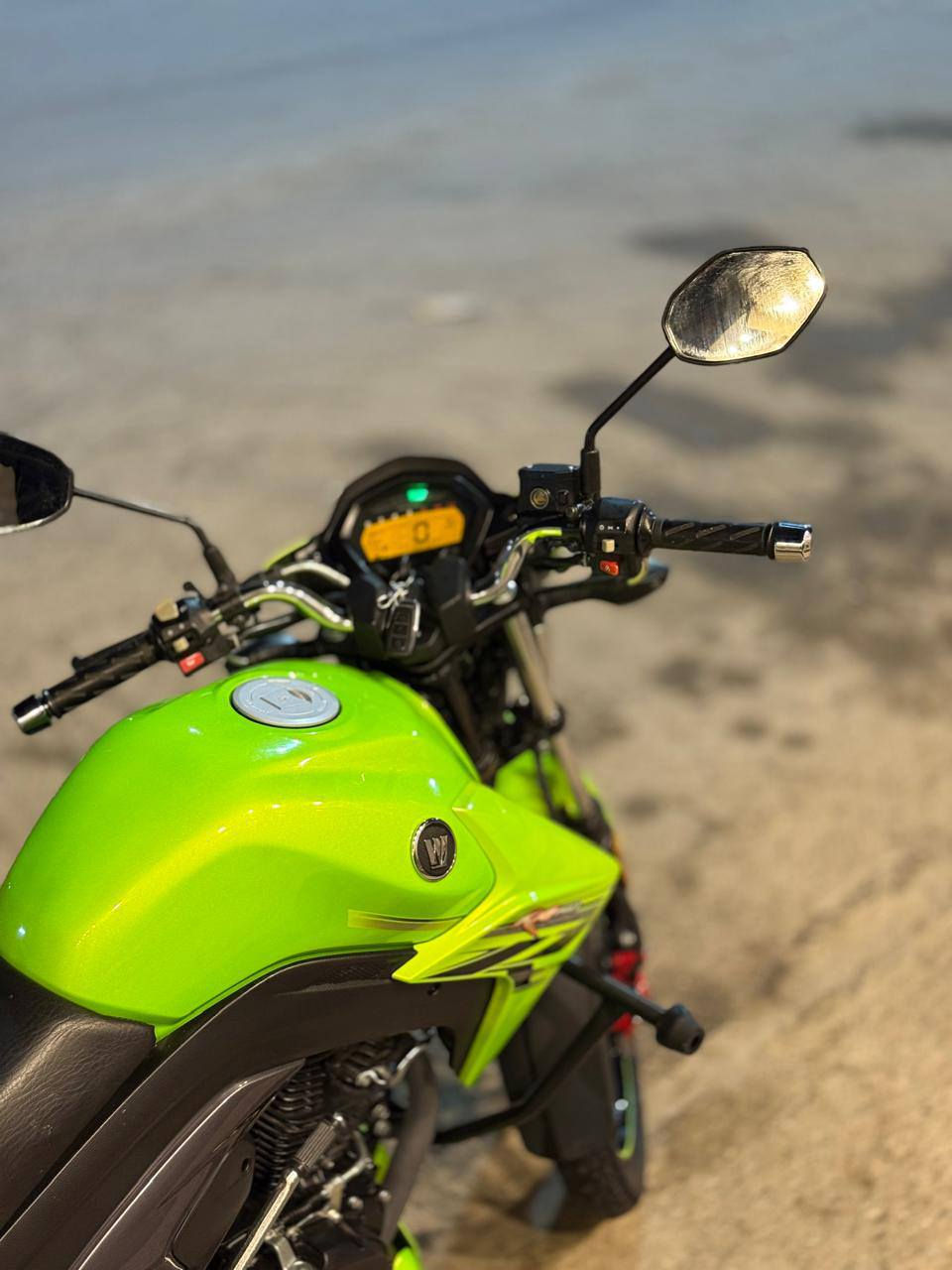 السلام عليكم ورحمه الله وبركاته ادمن وافق فدوه لعيونك 
دراجه هاوجي للبيع فقط 
موديل 22 بس مشدود بل 23
مسجل تحويل ثاني يوم 
مناقصه كلشي 
تايرات جدد  بصمه سويج كله شغال
كهربائيات كلهن شغاله  
مابي نقص برغي  
السعر 19 وبي مجال 
مكاني رمادي شارع عشرين 
اتصل وبيك خير ودلل ***********
