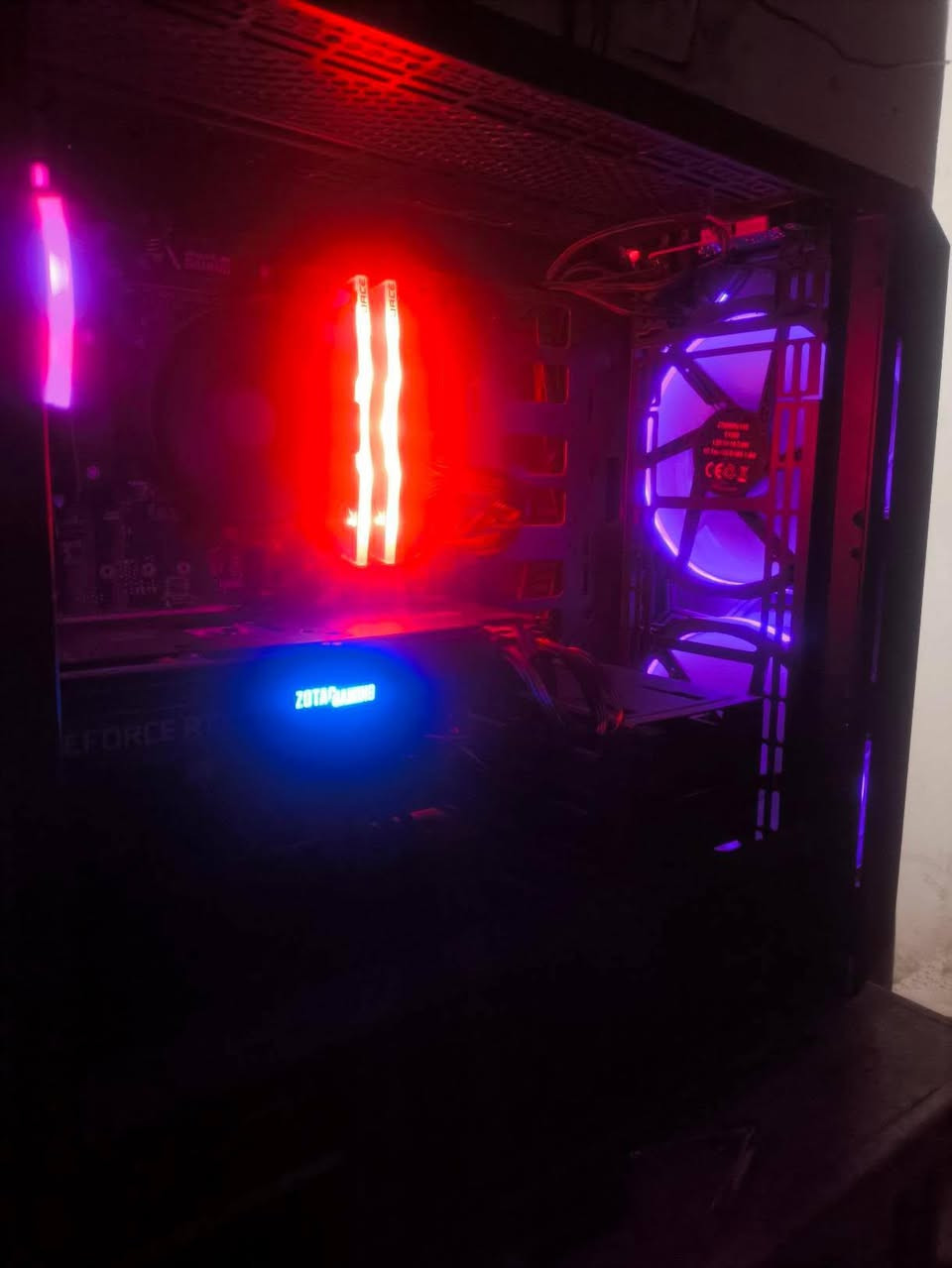 حاسبة للبيع ب675 الف مكاني مدينة صدر 
cpu : r5 3600
ram / t force withe 8x2 16 ddr 4 3600
m.b/ b450 msi toma hock
Gpu / rtx 2060 zotac gaimng 8g
hard/ m.2 256+ 2t hdd
power splay / 500wad mass 
cace xigmatek 
***********
