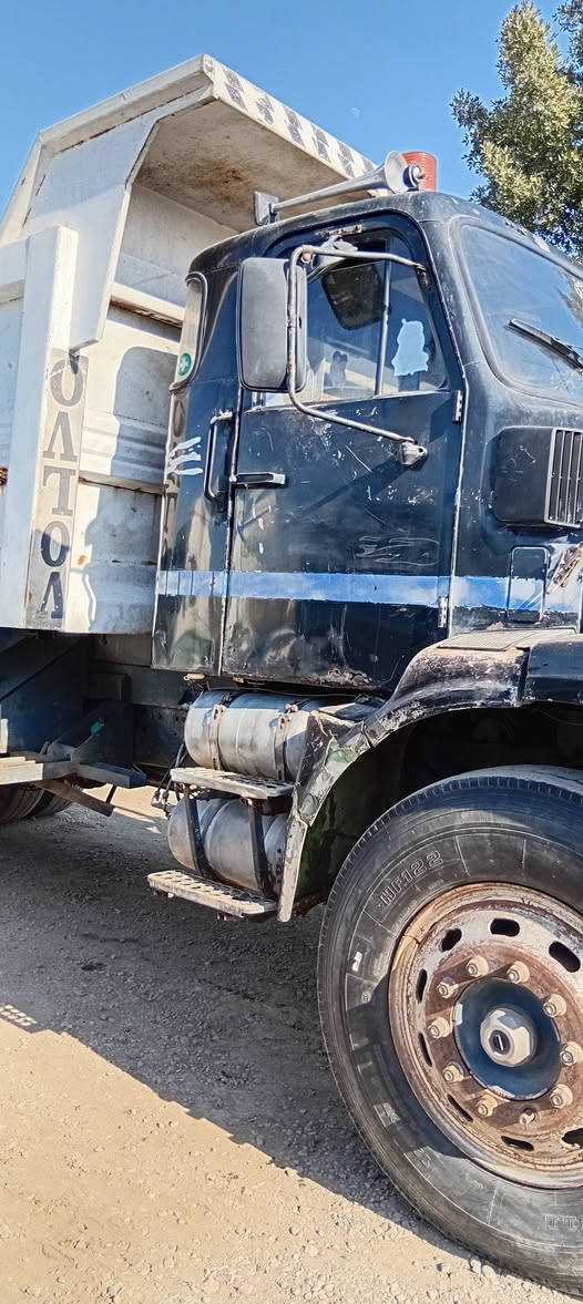 السلام عليكم للبيع فالفو موديل ٩٠ مكينه جي ١٠ انتر كلر مجموعه خفيفه كير ٤×٤ فقستين *********** بغداد جرف النداف معرض ابن المدائن
