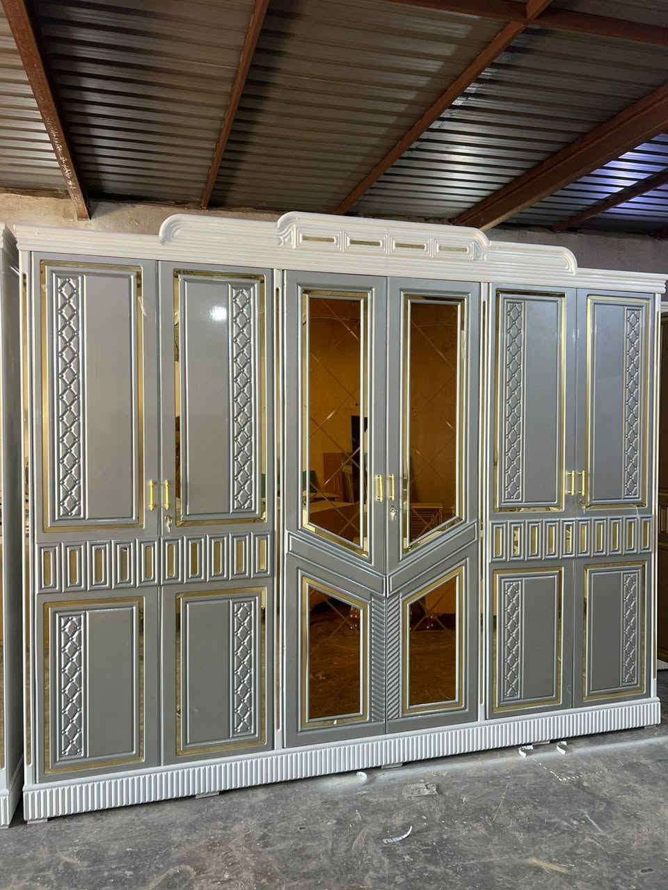 كل يوم جديد وصناعة عراقيه 
تعني 
الجودة والمتانه العالية 
تتكون من عشر قطع العنوان بابل الحمزة الغربي لتواصل على وات ساب ***********
