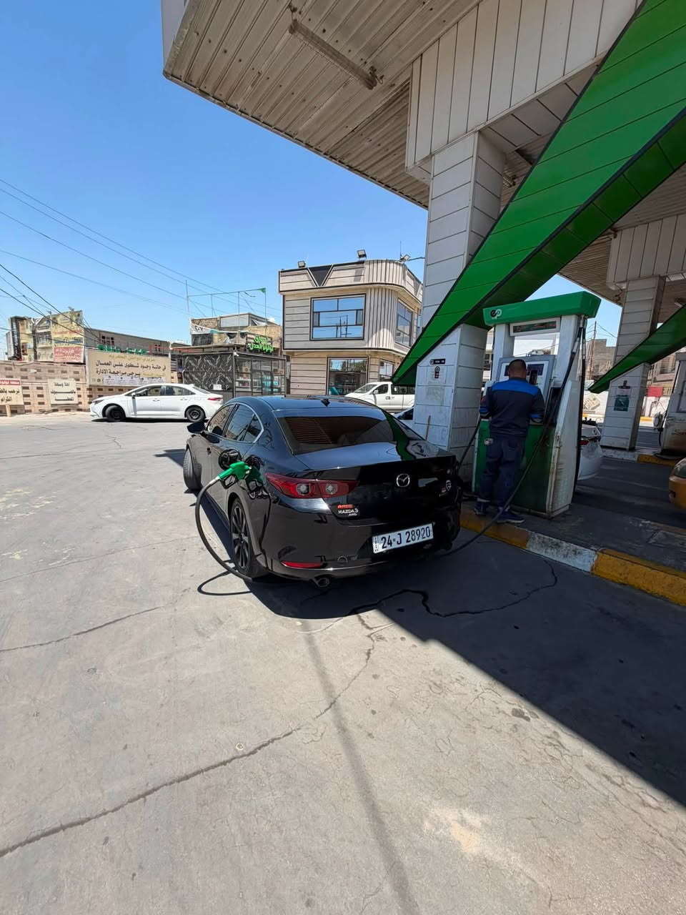 � للبيع – مازدا 3 موديل 2023

* المحرك: 2.5 لتر
* الدفع: AWD (دفع رباعي)
*فول مواصفات داتاشو
توقف ذاتي 
تحديد الخروج عن المسار
رادار 360 درجة
* ناقل الحركة: أوتوماتيك
* الممشى:128الف كم
* السيارة نظيفة جداً ومستخدمة استخدام شخصي.
* الصيانة الدورية منتظمة.
* المكيف بارد، والمحرك والجير بحالة ممتازة.
* لا تحتاج أي مصروف، جاهزة للاستخدام
رقم دهوك باسمي مع كتاب تضليل
السعر:137 وبيها مجال 
حادث السياره كلش خفيف
للاتصال:***********
تم تنزيل السعر والي يكول رقمها دهوك بخدمتك اسويها الك رقم سليمانيه او اربيل شنو تريد وياك وع حسابي السياره حلوه وجاهزه من كلشي وكلش نضيفة كامله من كلشي بوليش وحمام جديد كلش نضيفة السياره
