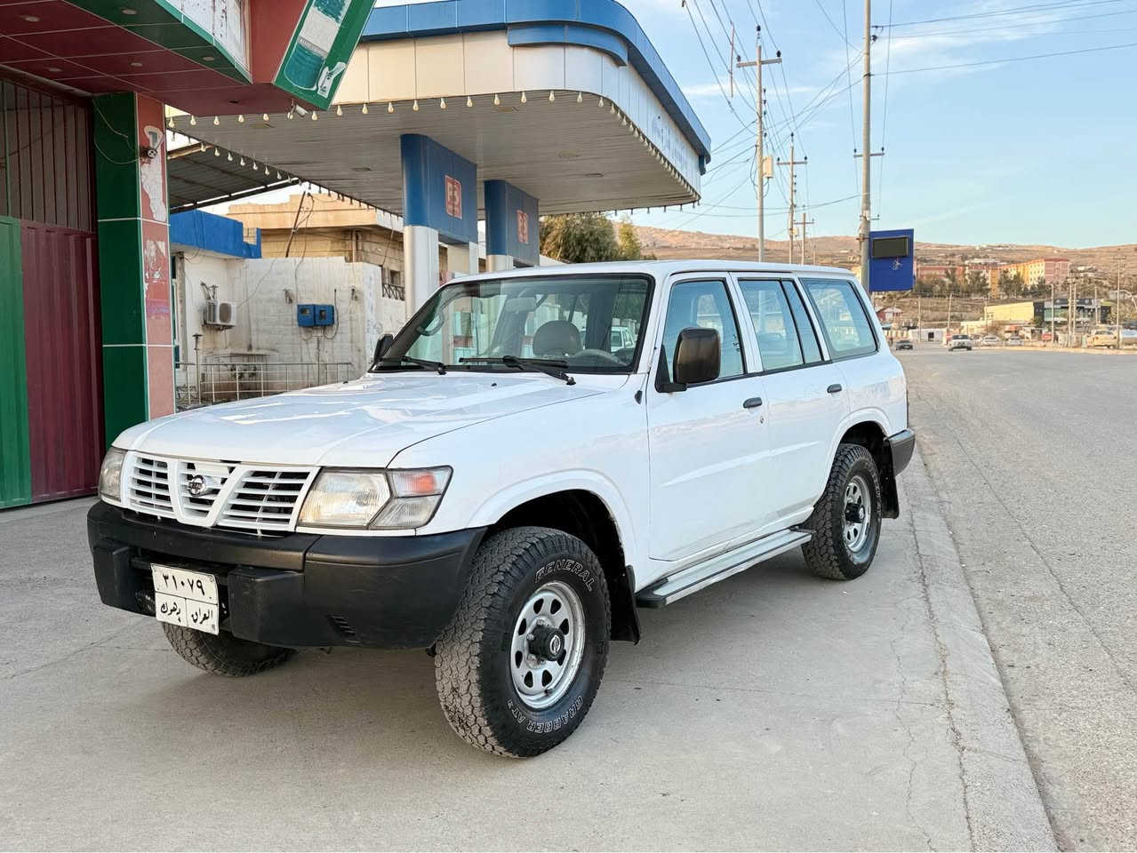 په ترول مويل ٢٠٠1كيرو مه كينه و ته بريدو هه موو به شه رته ناوى نيه له حا سيبه ى به غداد ٤ تايه وويلى نوى له بنه  سيا ره كه غازو به نزينه  هه موو كياتى به شه رته  بو ياغ ٢ پارجه و په له كى كه مى بو ياغه بى دعم و ليدان هه موو كيانى به شه رته مالى دو سته  هه موو شتى له سه ر بيلادى ما يته وه 
سعرى 85
***********
*********** كويسينجاك, أربيل
