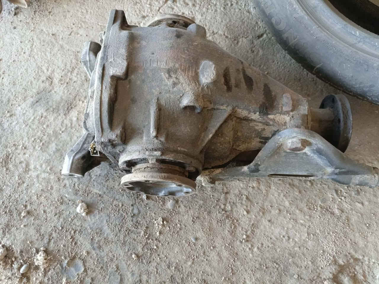 متوفر تخم لايت اصلي
معه تايرات حجم 18 و16اخو الجديد 
اكسلات رون ناصي 3.23 مال حاويه ناعمات 
مكان بابل شارع 80 الحداد سيد يحيى المرعب 
‏‪***********‬‏
