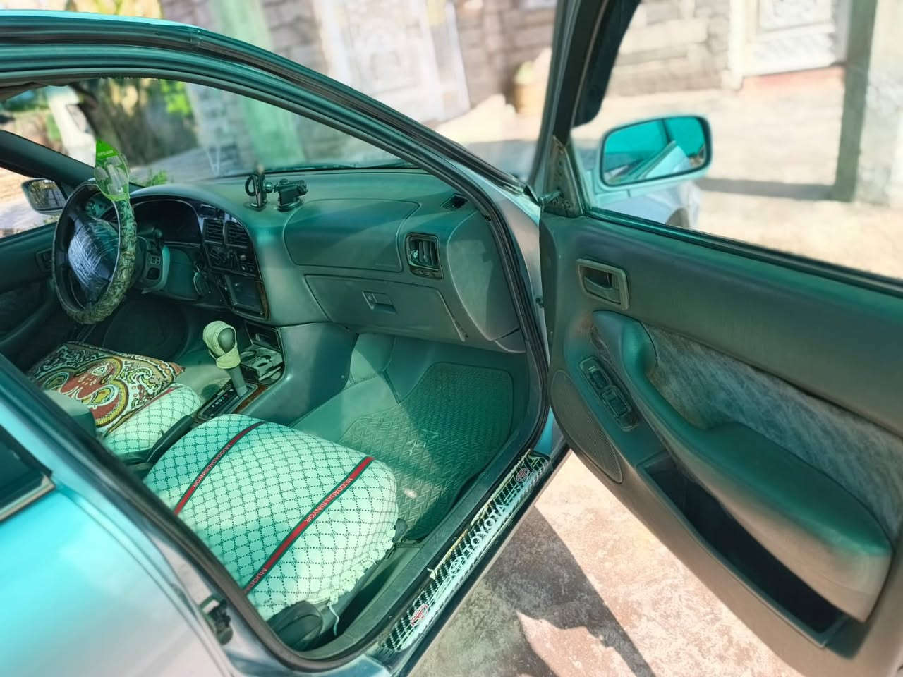 السلام عليكم كامري مودل 94 جاهزه مصبوغه عام للجماليه تخم تاير تبريد ثلج حداديه 80‎%‎هزه جديده تحويل ثاني يوم  العنوان صلاح الدين بلد  السعر 54وبيها مجال اتصل ودلل  محرك (4) ابو الكف  رقم الهاتف ***********
