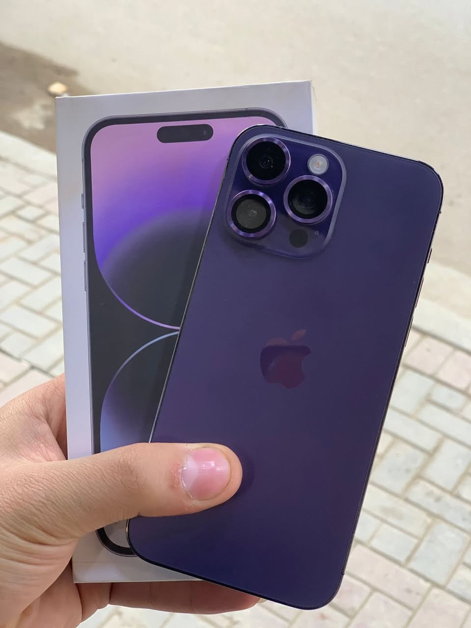 بلاش  بلاش ✅ ايفون14 برو ماكس دبل شريحة
ذاكرتة256
بطارية ع حاسبة 87 حدثتة صارت 79
مبدل شاشة اصلية 3 اختيارات 
كامرات اتصال نت. فيس ايدي كلة شغال
سعرة 590 مكان الدورة. 
***********
