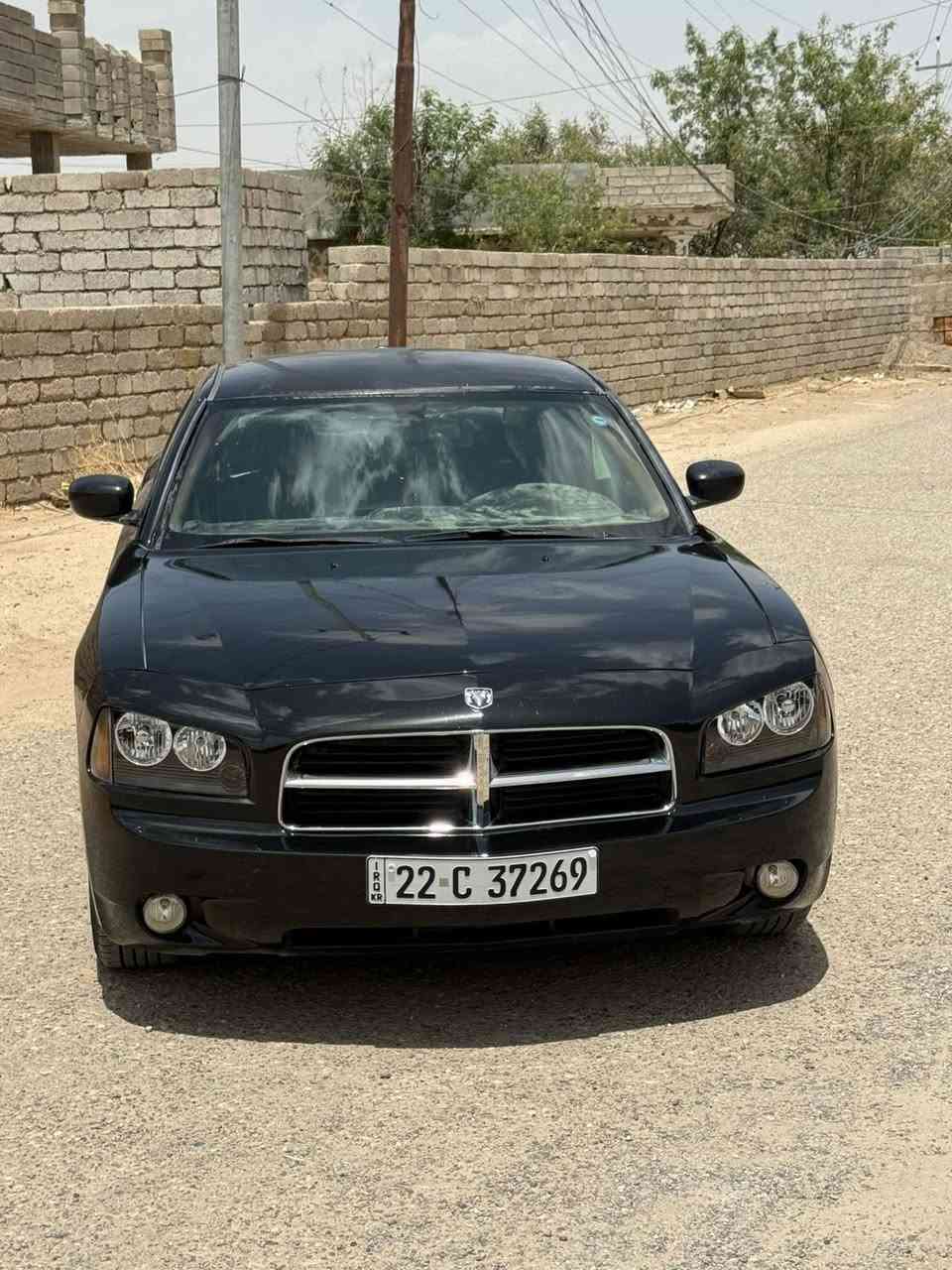 )السلام عليكم)
جارجر (2010) اصل 
رقم اربيل دولي باسمي تحويل مباشر 
السياره كنديه طابه كلين 
بل عراق صار بيها حادث جاملغ بيدي ندعمت 
حزمتها توحيد لون 
محرك (6) سلندر (3500) 
قمارتها جارده السياره فقط 
كير محرك تبريد تدفئة خير من الله سياره ما ناقصه كلشي من حداديه 
السياره يرادله فقط دوشمة كشانه 
للاستفسار 
(***********)
عنوان السياره صلاح الدين
