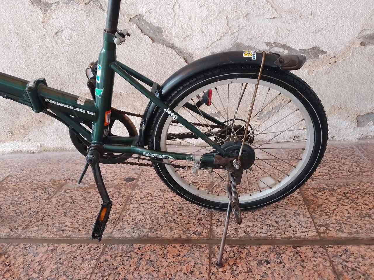 بيسكل ماركه jeep الويل 20 لون زيتوني تاير وجوب خلفي جدد كير ينرادله تصليح مكسور لباقي كله نضيف وجديد


**إذا كنت صاحب هذا الإعلان وتريد حذفه لأي سبب، رجاءا أرسل رسالة إلى الدعم الفني**