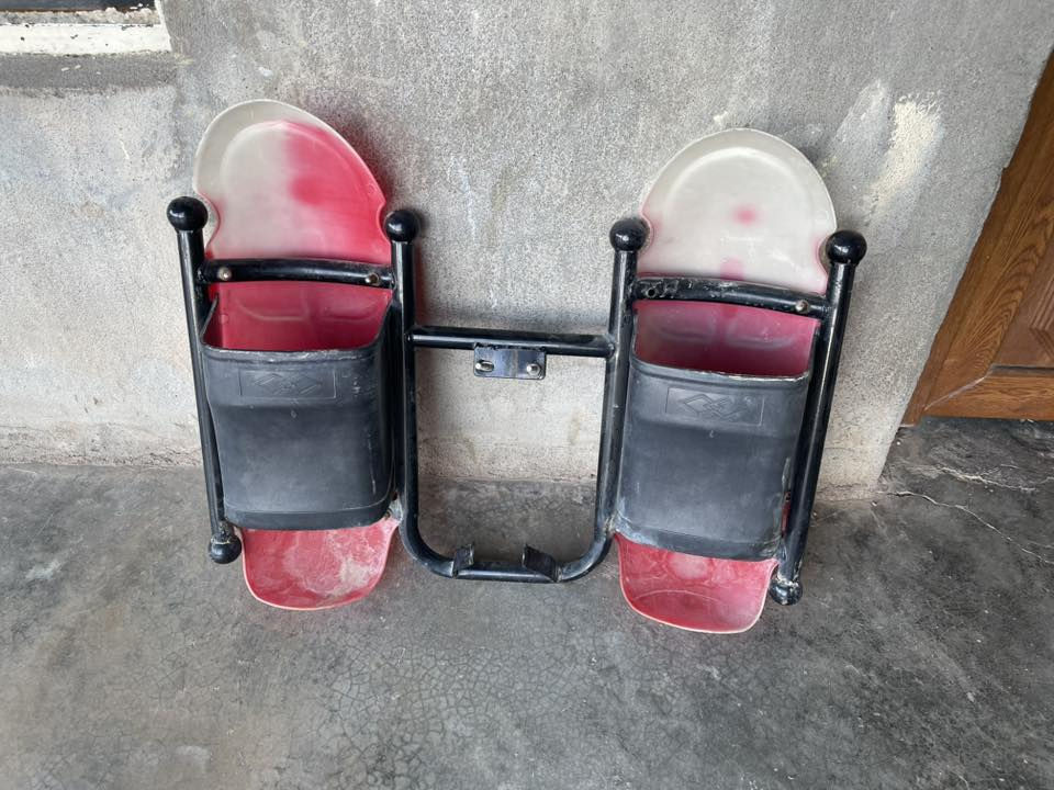 السلام عليكم غراض للبيع درع جيوب+ستيرن + وياله امامي ثنينهم واحد كب شرط عدل بوربن كامل الثاني سيم + باتري جديد مستخدم سبوع خابر ودلل شون ما تريد أبيعك ‭٠٧٨١ ١٤٥ ١١٠١‬
