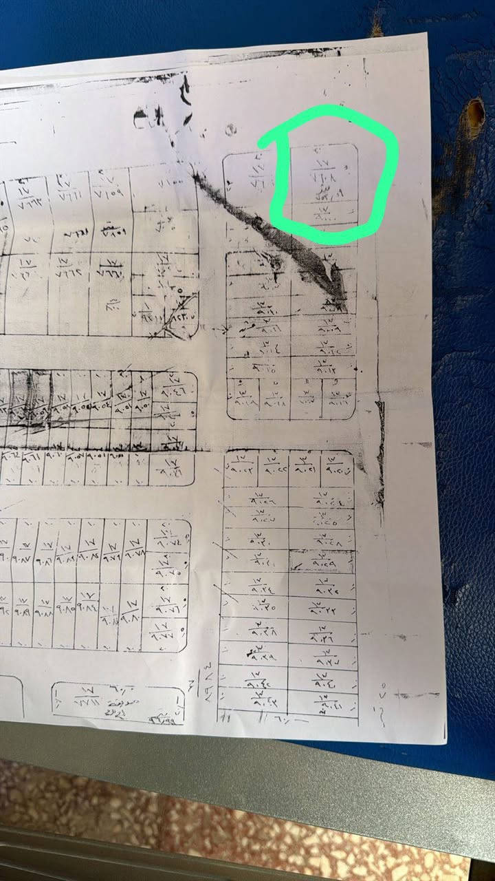 السلام عليكم قطعه للاستثمار المستقبلي  الوجهة 14نزال25 المكان الديوم ال7000 شارع 30 مباشرة على السريع بسمي رقم الأصل 7608 مفروز منها ال400الركن وهاي بصف الركن  ممكن أن نبيع 125او150او 175او كلها او مراوس  حسب الرغبة للاستفسار *********** تعتبر أرخص قطعه وجه 14على شارع 30
