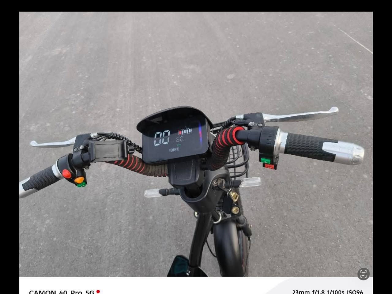 دراجه للبيع نضيفه مابيهاشي بس تبديل بطاريات سعرها 350وبي مجال لل300الرقم ***********
