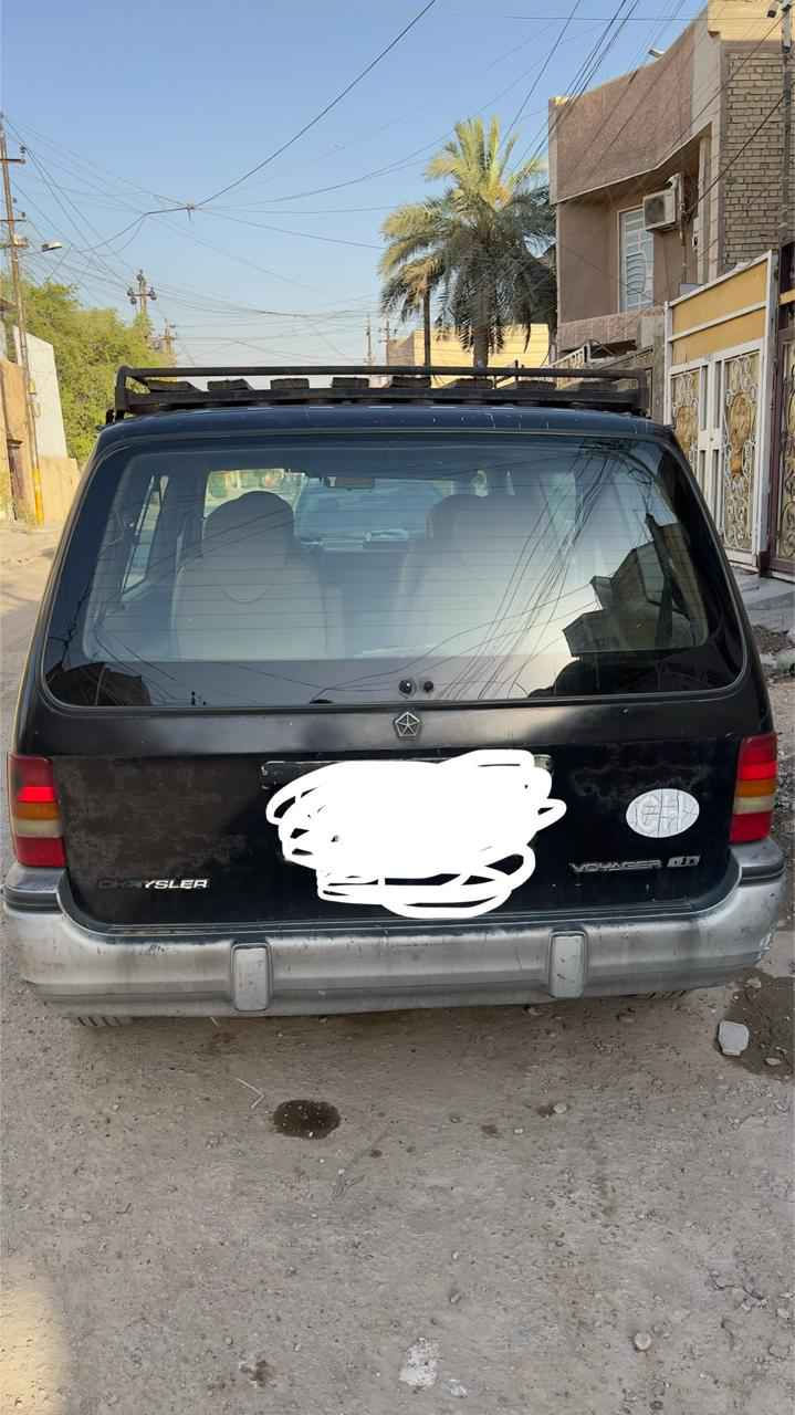 دوج كلايزلر 1993 قصير سبعة راكب محرك 3300 اللون اسود حالة جيدة جدا سنوية جديدة  رقم انكليزي السيارة باسمي والتحويل مباشرة  *********** بغداد, العراق
