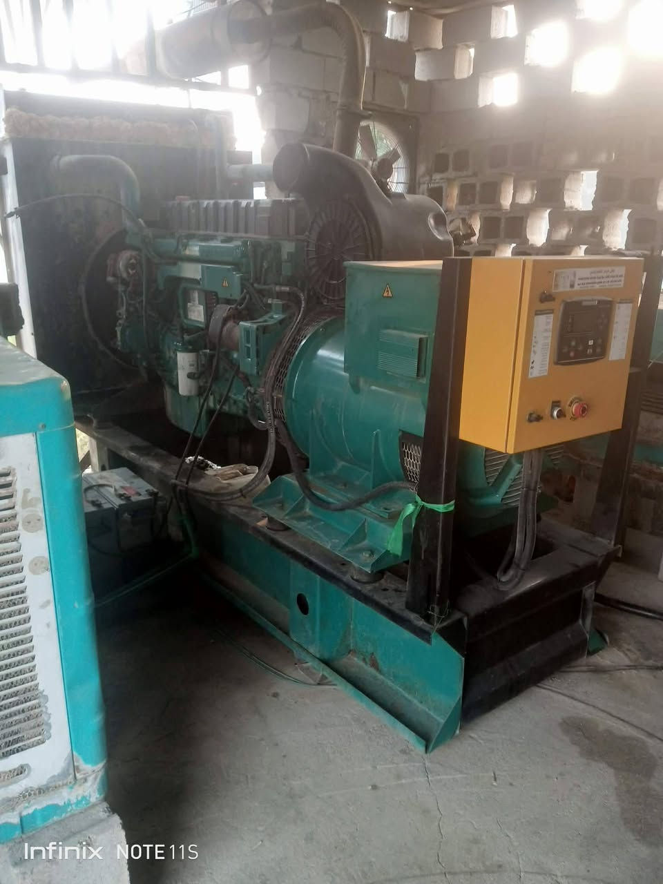 السلام عليكم...
((مولده للبيع ))
الموقع/حواس /حي ام البنين
نوع المحرك/ فالفوd12
راس التوليد/400kv
حصة الكاز/200 وقابلة للزيادة 300 فقط الكشف الجديد 
عدد الامبيرات الحالي 820 امبير 
وعدد الامبيرات في الصيف اكثر من 950 امبير 
ملاحظة/ سبب البيع ..عدم التفرغ بسبب الوظيفه وعمل اخر 
للتواصل
***********
***********
***********/مكلف بالنشر
