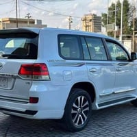 ورحمه وبركاته الاندكروز 2011محدث2019✅  6سلندر✅  7راكب✅  سياره 3قطع تبر...