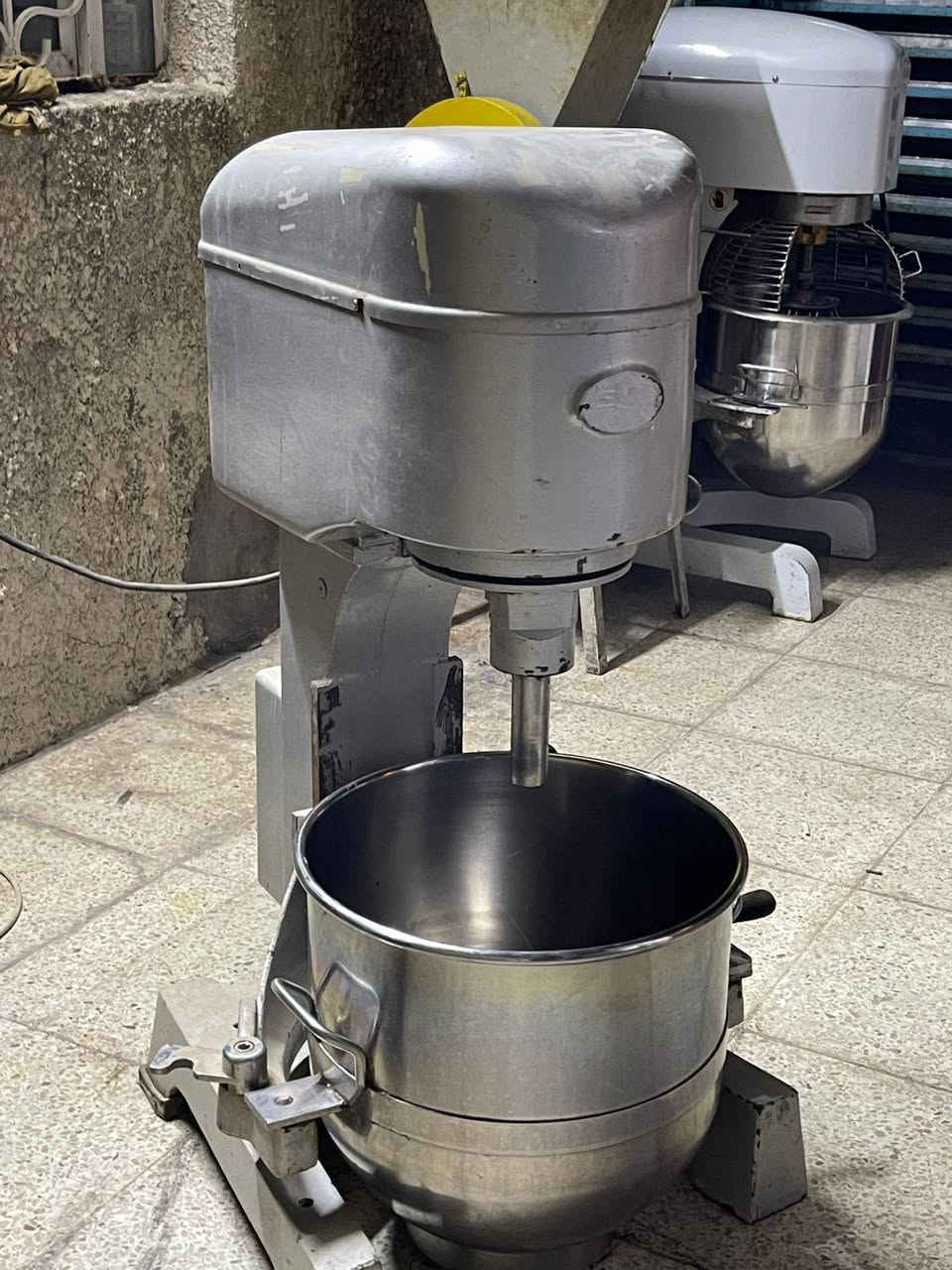 السلام عليكم اغراض معمل للبيع مكان بغداد دوره الرقم***********
