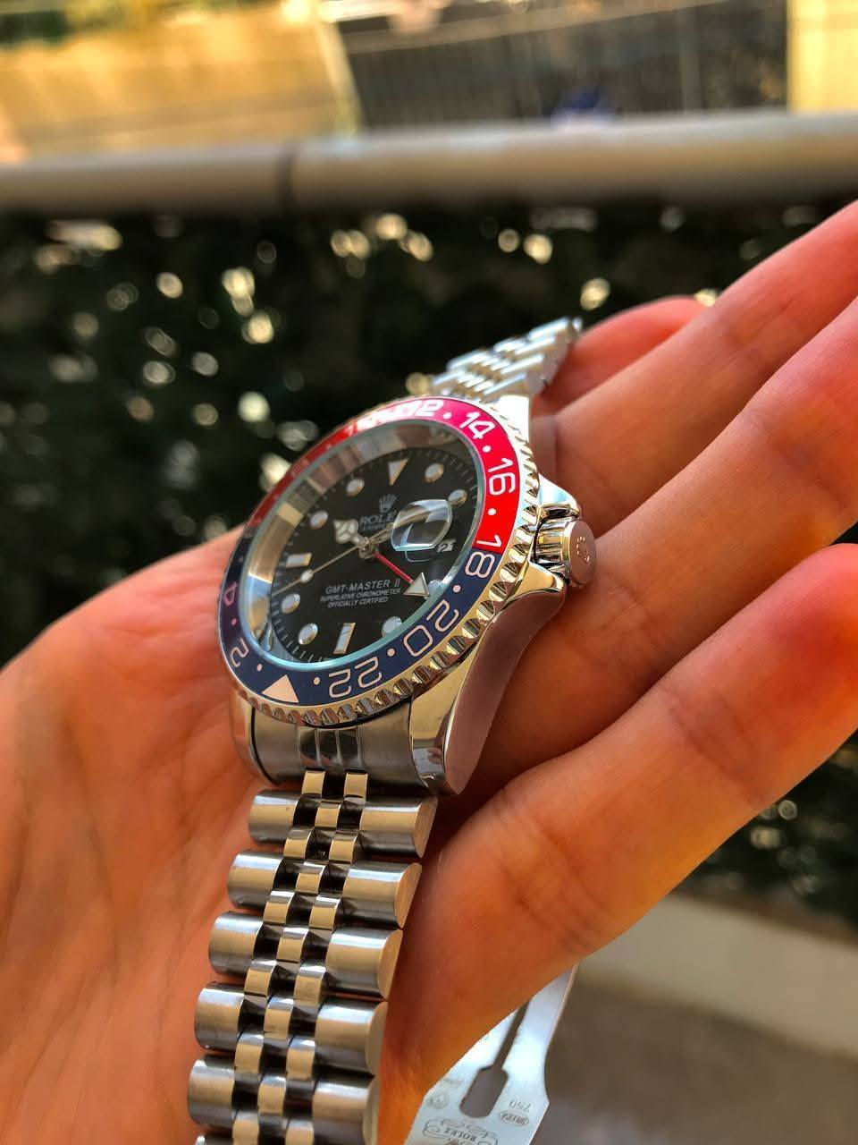 السلام عليكم
______________
رولكس (GMT) ببسي ، (٤) أميال ، وزن ثقيل ، مكينة اوتوماتك (كشف) ، هيكل فولاذ مقاوم للصدأ ، ضد الماء. نظافة (١٠٠٪) و شغلها (١/١) 
قطر (٤٠-٤٢) ملم
مع العلبة الأصلية جلد طبيعي 
متوفر غير ساعات راسلني وتدلل


**إذا كنت صاحب هذا الإعلان وتريد حذفه لأي سبب، رجاءا أرسل رسالة إلى الدعم الفني**