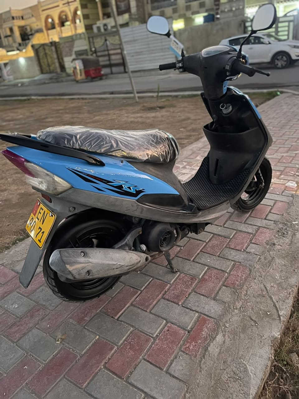 السلام عليكم…….. مكلف بلنشر
دراجة 🛵 ماكس للبيع
دراجة شلعه معدل كهرباىيات كلهه شغاله 
ختم واحد علمكينه 
دراجة جديدة بلادية
إي نقص مابيهه
جيب فيتر وتعال افحص 
العنوان بغداد مدينه الصدر 
الاستفسار الاتصال على الرقم ***********
